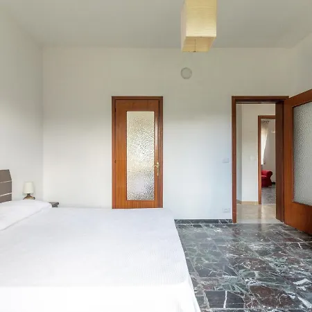 Inviting Holiday In With Private Garden Feriehus