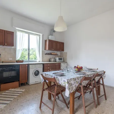 Inviting Holiday In With Private Garden Feriehus